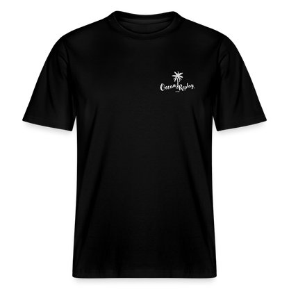 Vorder- und Rückansicht eines schwarzfarbenen Relaxed Fit T-Shirts mit weißem Ocean Replay Rückenprint, der Palmen und einen Windsurfer zeigt.
