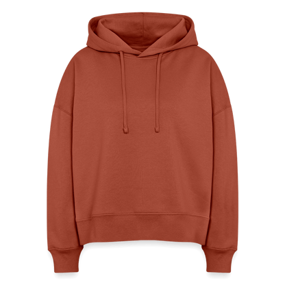 Boxy Bio Hoodie surfe! in Terrakotta für Windsurferinnen.  Frauen Hoodie surfe! – Windsurf Geschenk in Terrakotta.  