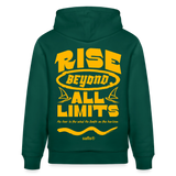Detailansicht des gelben Backprints 'RISE BEYOND ALL LIMITS' auf einem forrestgrünen Hoodie von safis®. Der Windsurf-Slogan 'No fear in the wind No limits on the horizon' ist in Schreibschrift zu sehen, darunter das safis® Logo. -rise all limits- Unisex Bio-Hoodie CRUISER - Forest
