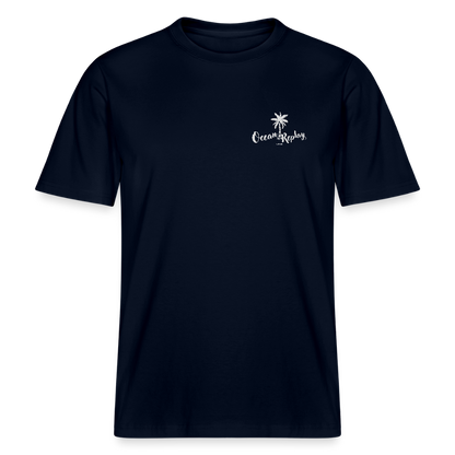 Vorder- und Rückansicht eines navyfarbenen Relaxed Fit T-Shirts mit weißem Ocean Replay Rückenprint, der Palmen und einen Windsurfer zeigt.
