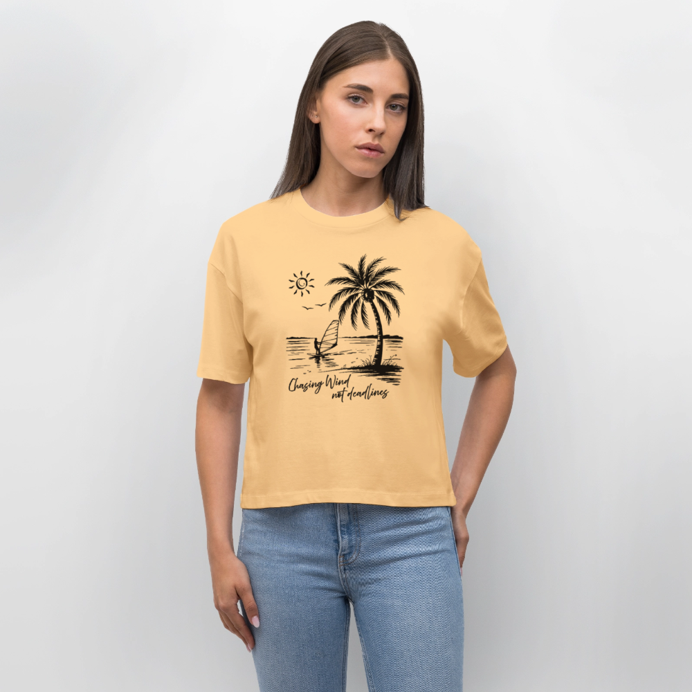 Frauen Boxy Bio-T-Shirt -chasing wind- - Mispel