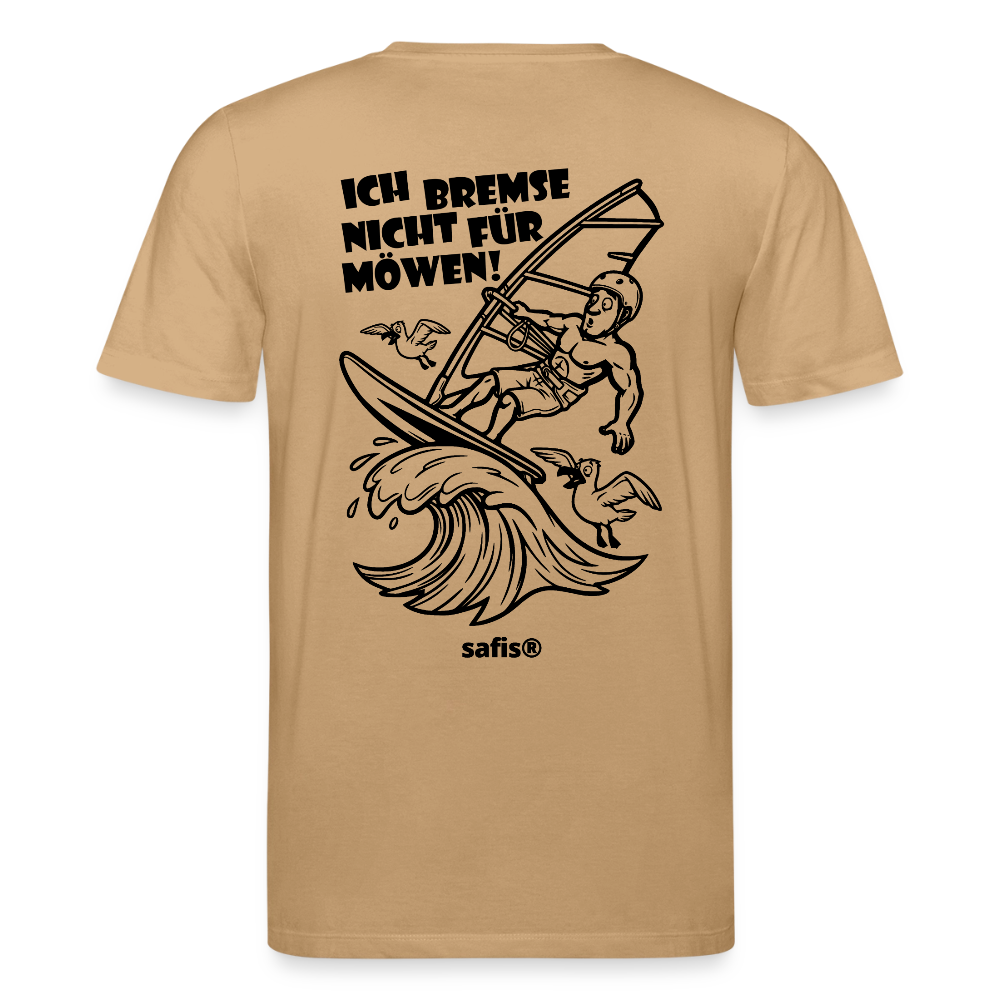 Schwarzer Backprint auf einem karamellfarbenem safis® T-Shirt aus Bio-Baumwolle mit der Aufschrift 'ICH BREMSE NICHT FÜR MÖWEN!'. Die Cartoon-Grafik zeigt einen Windsurfer mit Helm auf einer Welle, umringt von fliegenden Möwen. Nachhaltige Windsurf-Kleidung.-Möwe- Unisex Bio-T-Shirt CREATOR Backprint - Karamell 