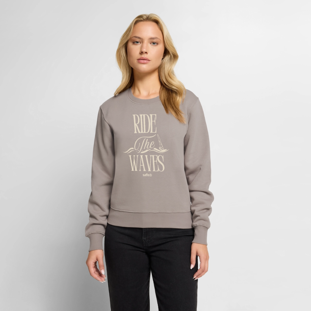 Frauen Premium Pullover -ride the waves- - Taupe
