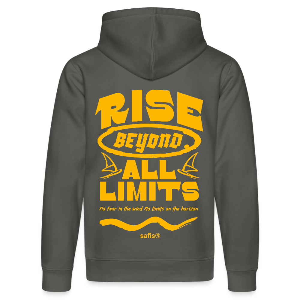 Detailansicht des gelben Backprints 'RISE BEYOND ALL LIMITS' auf einem anthrazitfarbenem Hoodie von safis®. Der Windsurf-Slogan 'No fear in the wind No limits on the horizon' ist in Schreibschrift zu sehen, darunter das safis® Logo. -rise all limits- Unisex Bio-Hoodie DRUMMER - Anthrazit