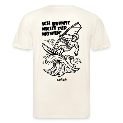 Schwarzer Backprint auf einem naturweißen safis® T-Shirt aus Bio-Baumwolle mit der Aufschrift 'ICH BREMSE NICHT FÜR MÖWEN!'. Die Cartoon-Grafik zeigt einen Windsurfer mit Helm auf einer Welle, umringt von fliegenden Möwen. Nachhaltige Windsurf-Kleidung.-Möwe- Unisex Bio-T-Shirt CREATOR Backprint - Naturweiß 