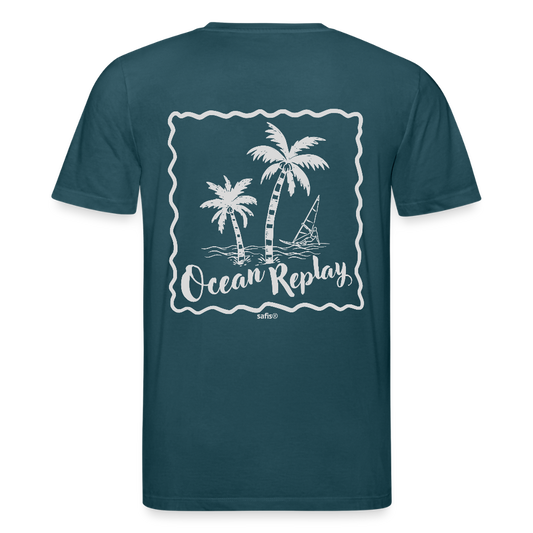 Dunkelblaues Ocean Replay T-Shirt für Windsurfer mit weißem Palmen-Logo auf der Brust und großem Rückenprint einer Windsurfer-Szene