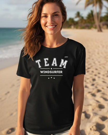 Relaxed Rundhals Frauen Bio-T-Shirt -Team Windsurfer-