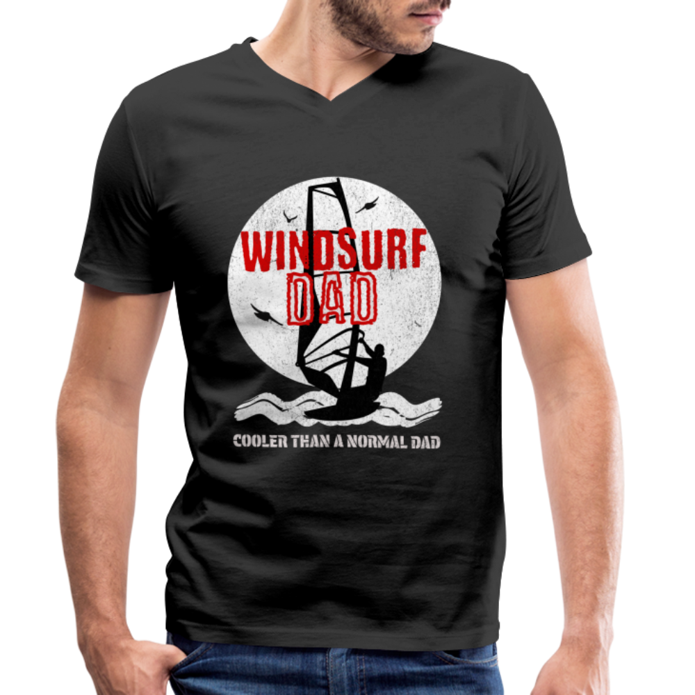 Männer Bio-T-Shirt mit V-Ausschnitt - windsurf dad - Schwarz