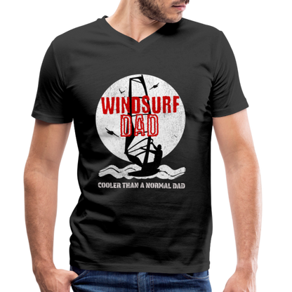 Männer Bio-T-Shirt mit V-Ausschnitt - windsurf dad - Schwarz