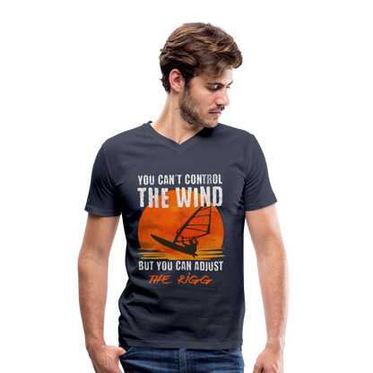 Männer T-Shirt mit V-Ausschnitt -you can´t control the wind- - Navy